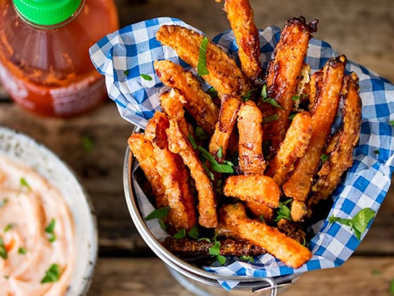 Baked Parmesan Carrot Fries with chilli mayo dip